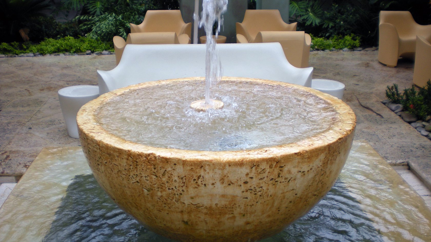 What Water Pump Do You Need for Your Water Feature